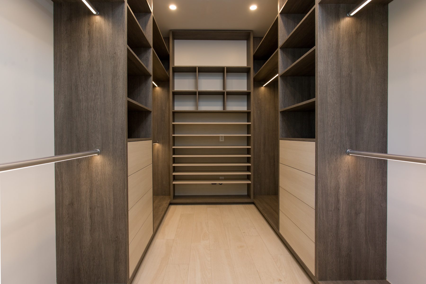 Lyford Cay Wardrobe